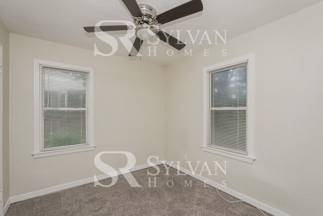 Building Photo - Experience the Lifestyle awaiting you!