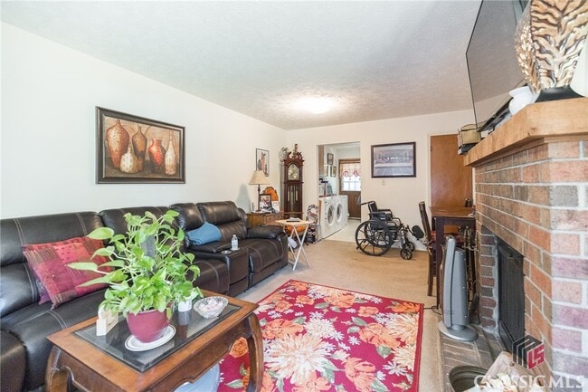Building Photo - 1170 White Oak Dr