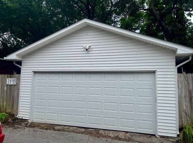 Building Photo - 3449 Crittenden St