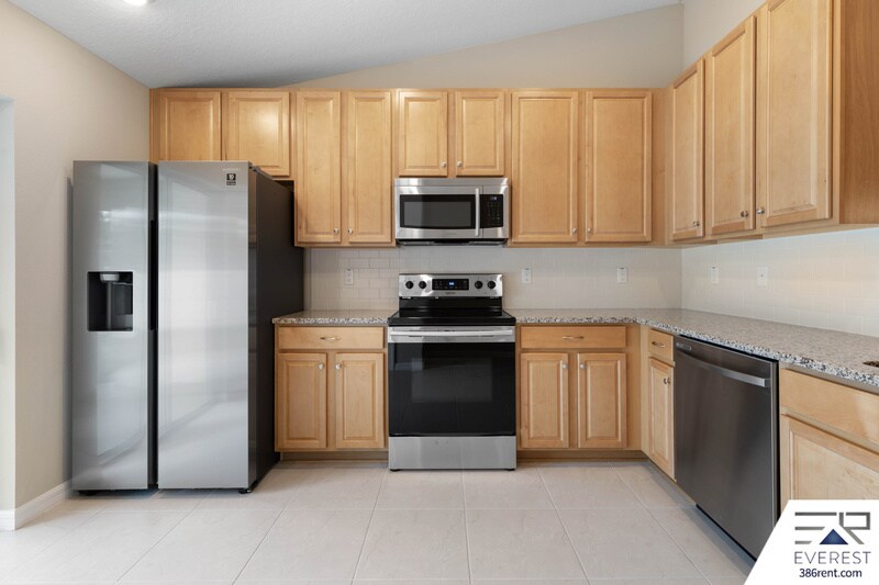 Building Photo - 16 Squanto Pl