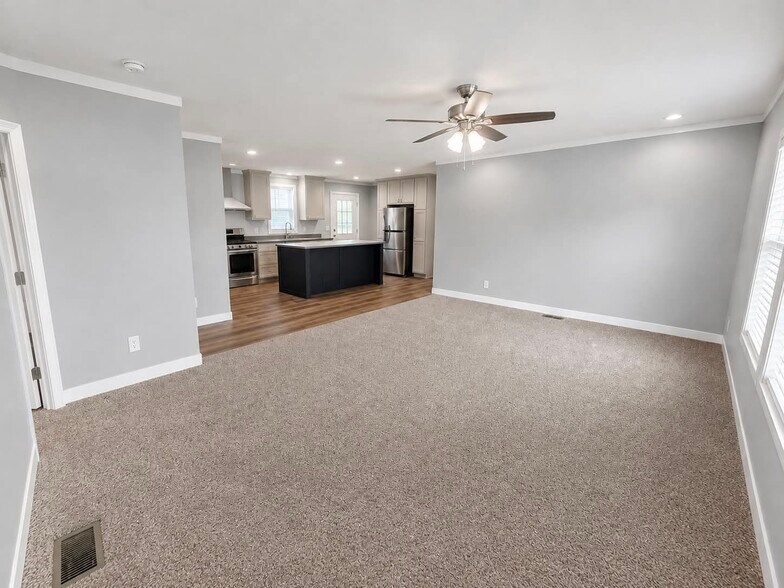 Building Photo - 4512 Spruce Ct