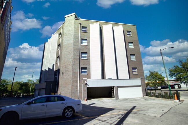 Building Photo - 2500 S Halsted St