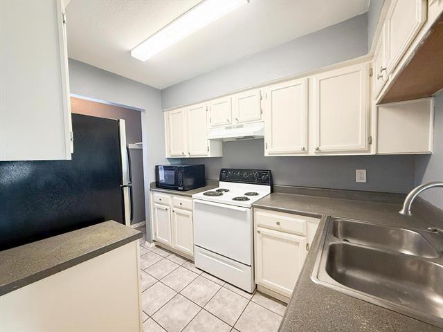 Building Photo - 9510 Olde Towne Row