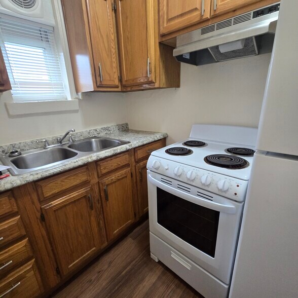 Building Photo - 54 Morris N St