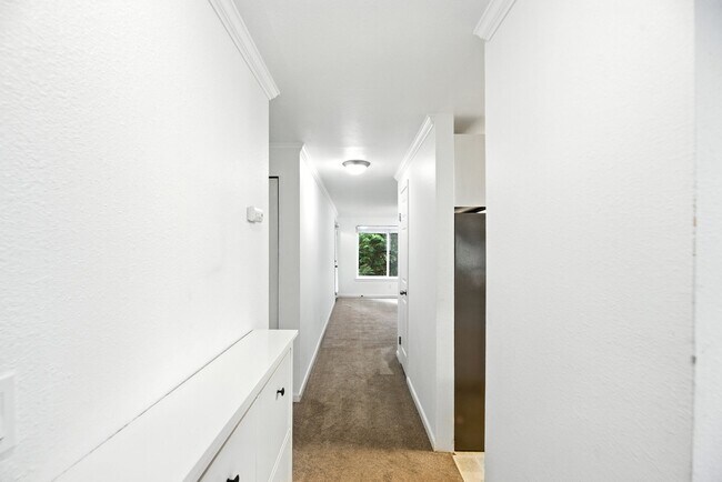 Building Photo - Kirkland Place Condominium