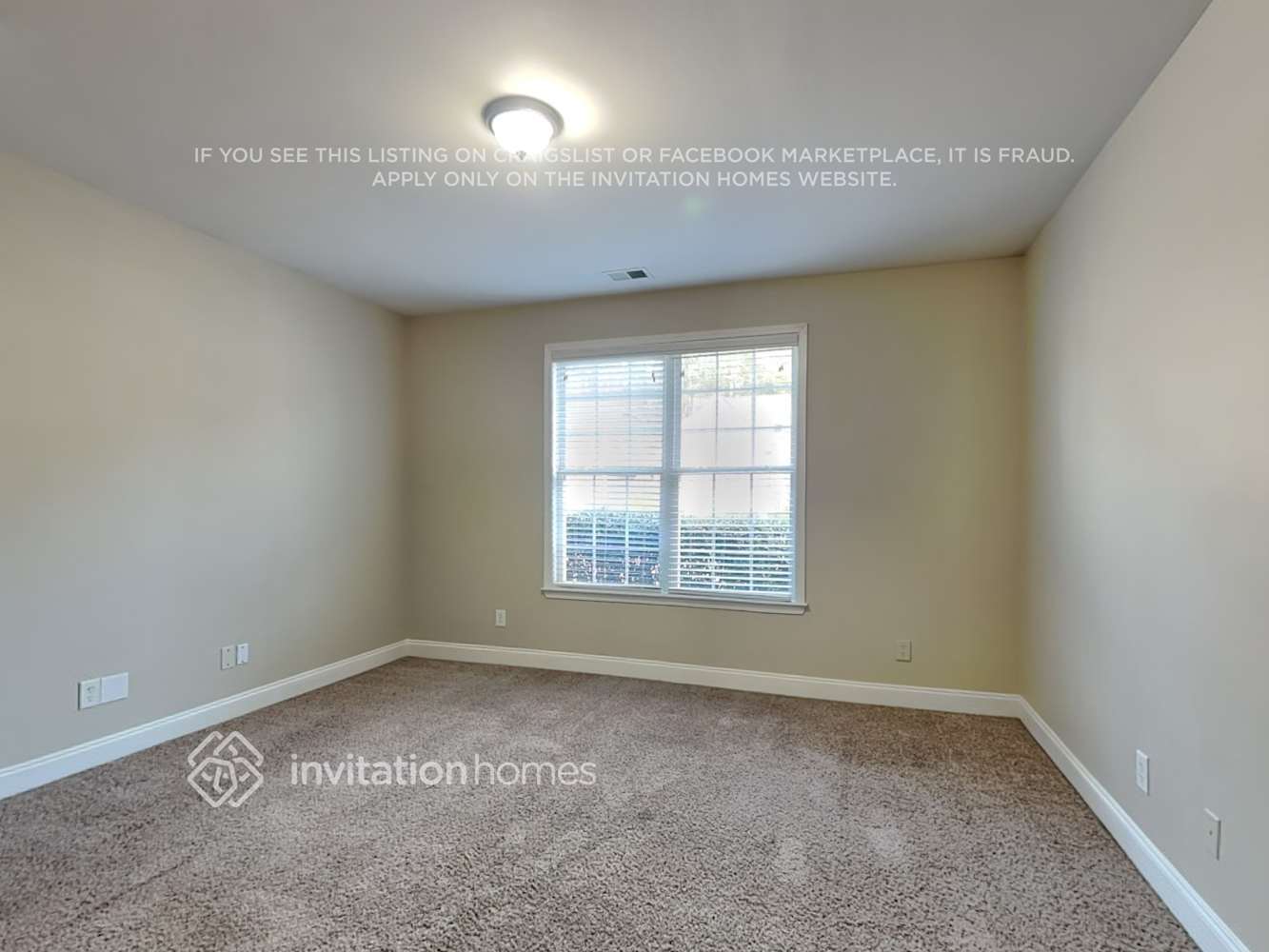 Building Photo - 490 Roland Manor Dr