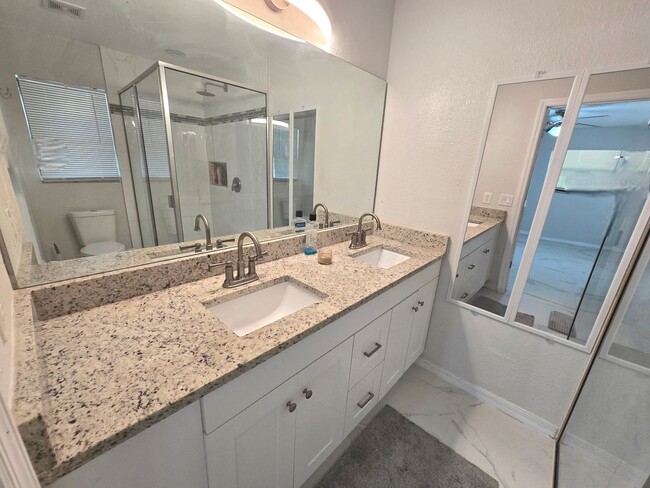 Building Photo - Deland  - 2 Bedroom, 2 Bathroom -  $1,695.00