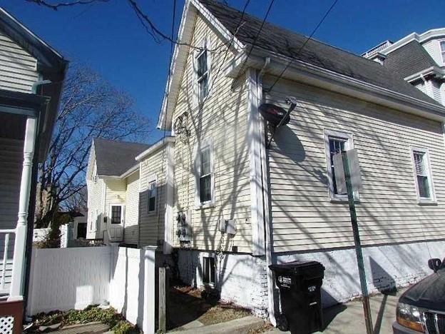 Building Photo - 42 Lee Ave