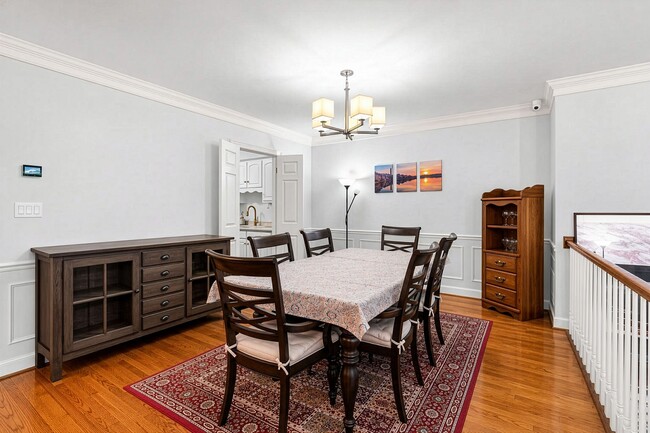 Building Photo - 4422 Westover Pl NW