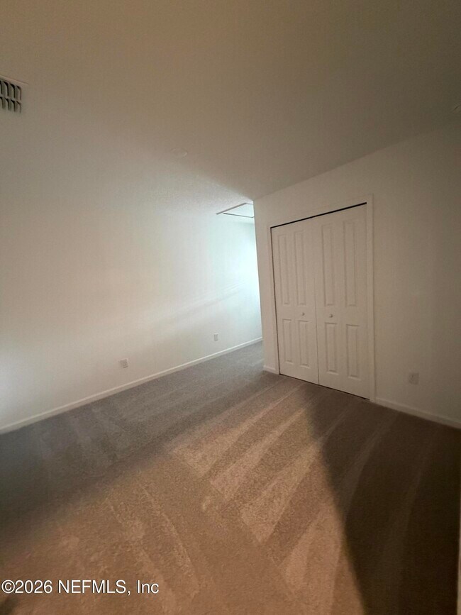 Building Photo - 539 Holly Lks Dr