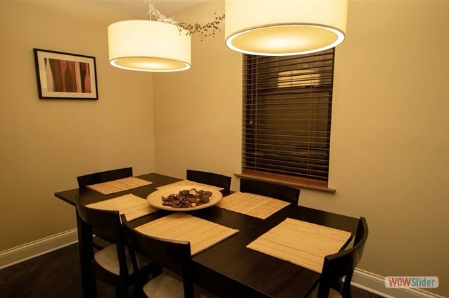 Building Photo - 2104 W Roscoe St