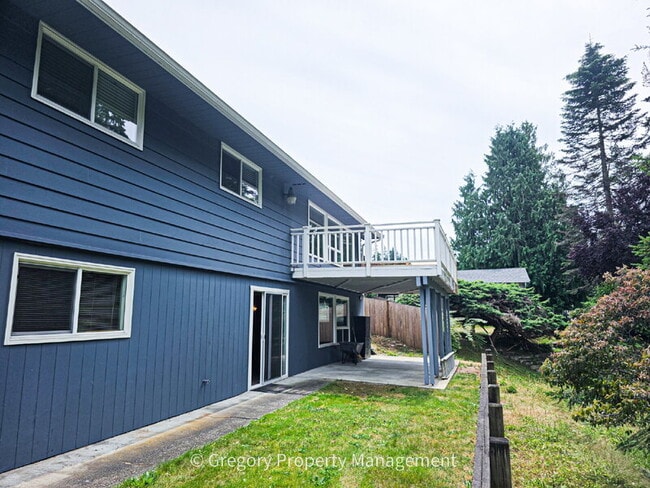 Building Photo - 4908 Dogwood Dr
