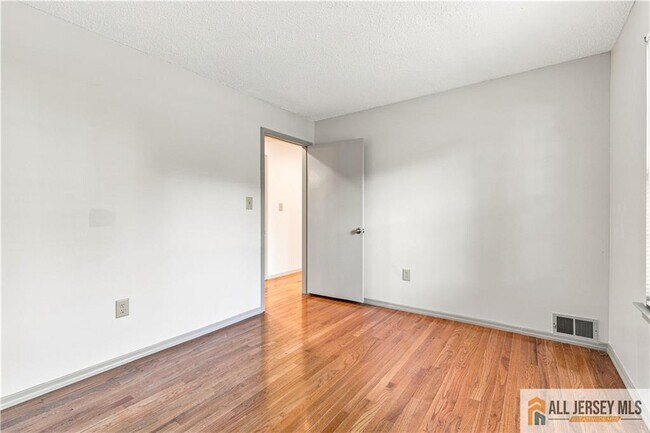 Building Photo - 119 Griggs Pl