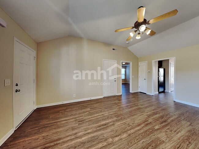 Building Photo - 1228 Shannon Ln