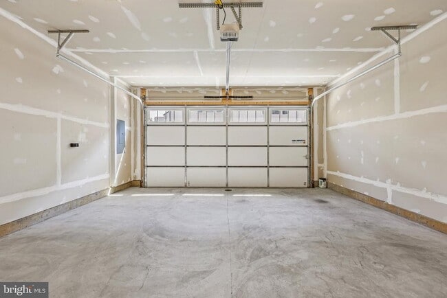 Building Photo - 7355 Mountaineer Dr