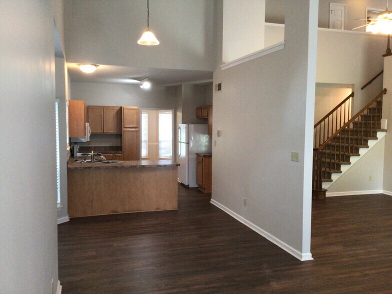 Building Photo - 13615 Portpatrick Ln