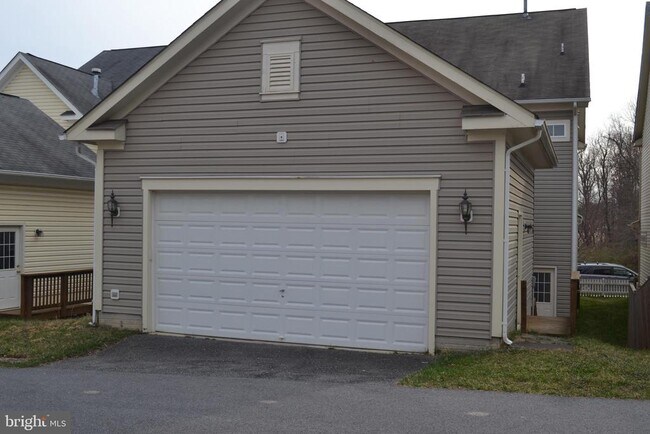 Building Photo - 23857 Burdette Forest Rd