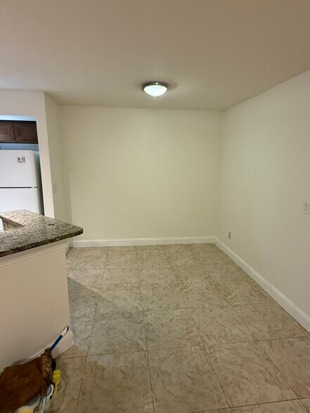 Building Photo - 5785 Gatlin Ave