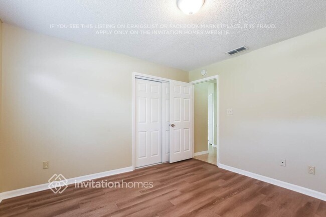 Building Photo - 3234 Bellingham Dr