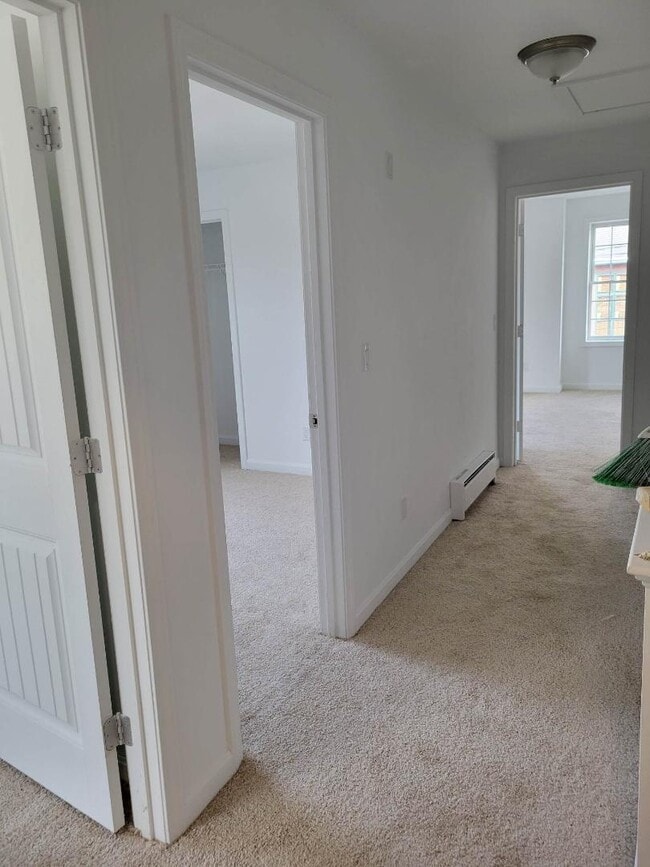 Building Photo - 6 Grove St