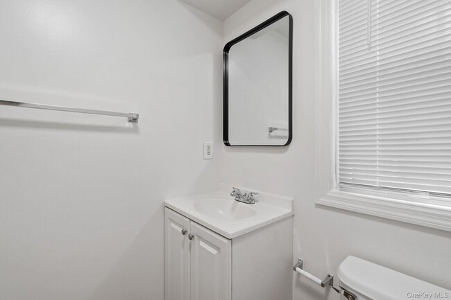 Building Photo - 93 Delafield St