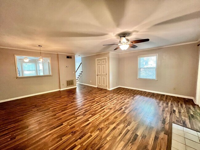 Building Photo - Charming Two-Story 2BD, 2.5BA Raleigh Cond...