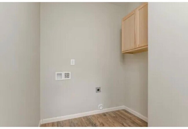 Building Photo - 471 Idaho Ave