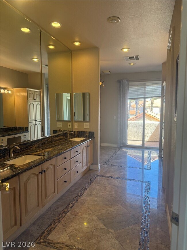 Building Photo - 3167 Lido Isle Ct