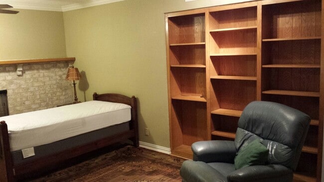 Building Photo - 2118 Flat Creek Dr