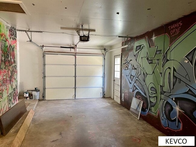 Building Photo - Ranch-Style Home in Campus West, Near Foothills