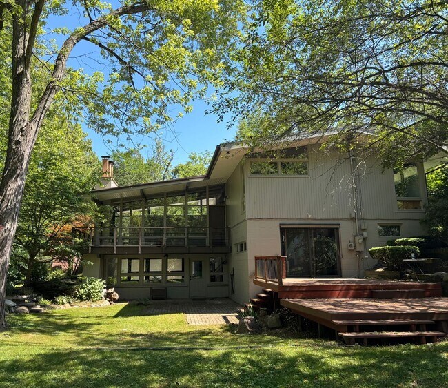 Building Photo - Spacious Mid-Century Modern Rental in Canton - 4 bed, 2 bath