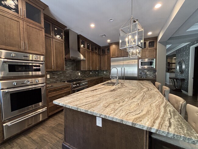 Building Photo - 81 Navarra Canyon Ct