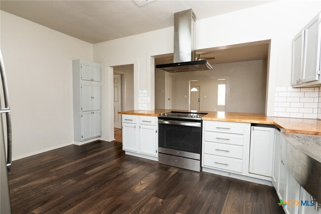 Building Photo - 905 N 9th St