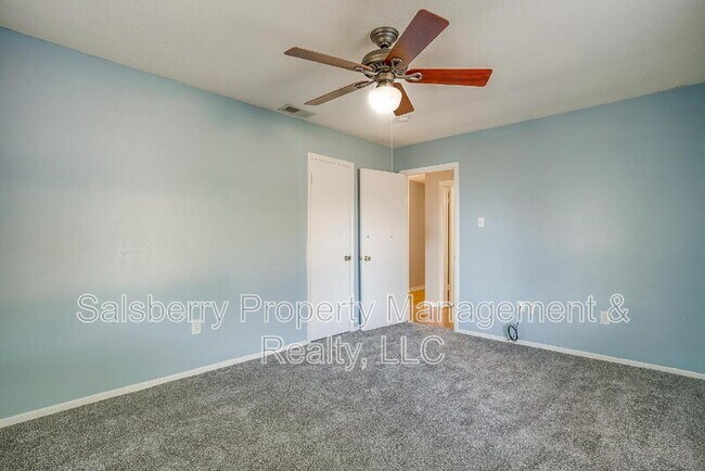 Building Photo - 1113 Gifford Dr