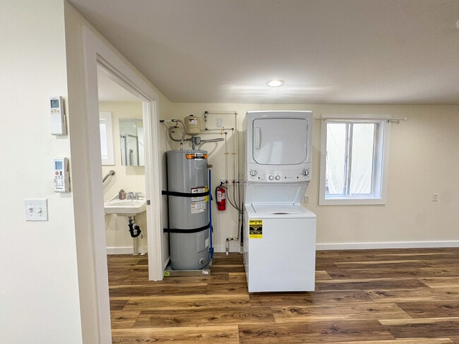 Building Photo - 6071 N Shady Side Dr