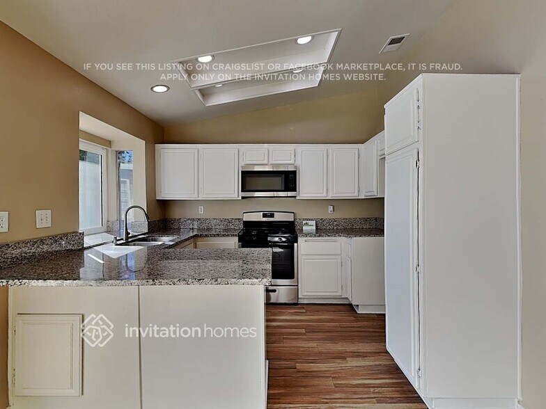 Building Photo - 1474 Marymount St