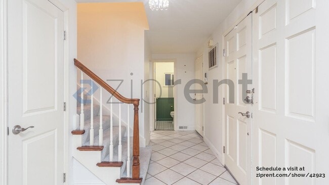 Building Photo - 3226 Gardendale Dr