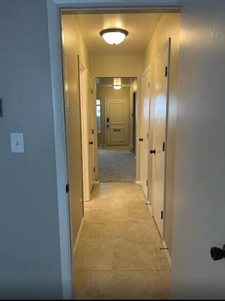 Building Photo - 1016 Legrand Dr