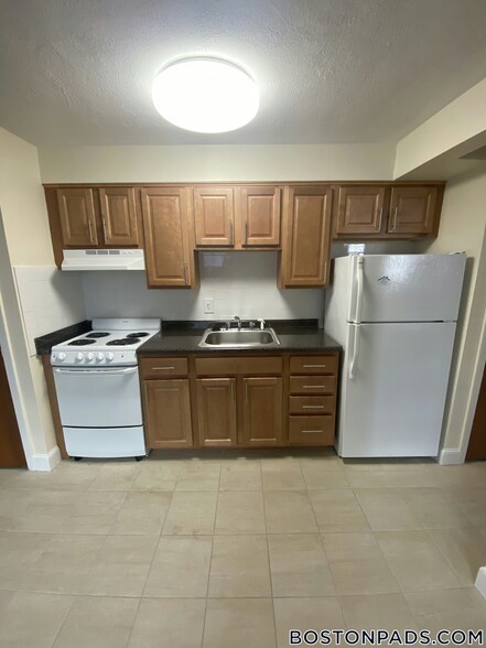 Building Photo - 12 Brattle Dr