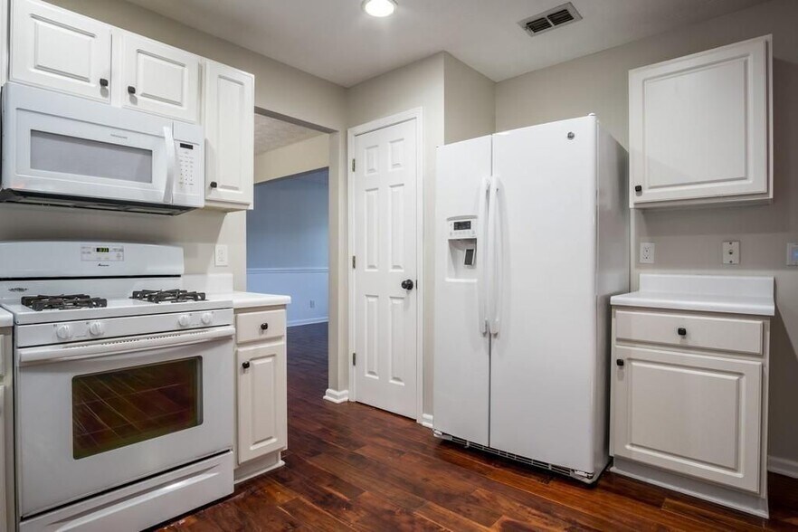 Building Photo - 1078 River Plantation Dr