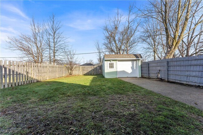 Building Photo - 18804 Rockland Ave