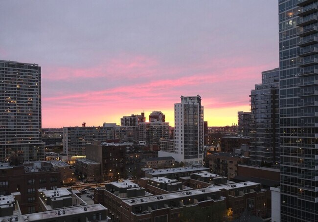 Building Photo - 1717 S Prairie Ave