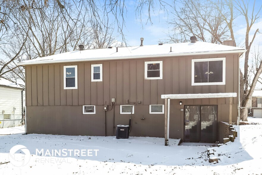 Building Photo - 19904 E 14th St N