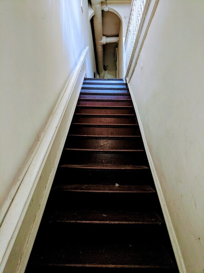 Building Photo - 1612 Floyd Ave