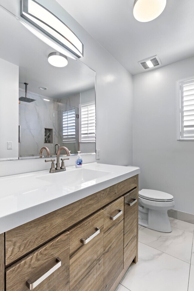 Building Photo - 4545 Brandywine Dr
