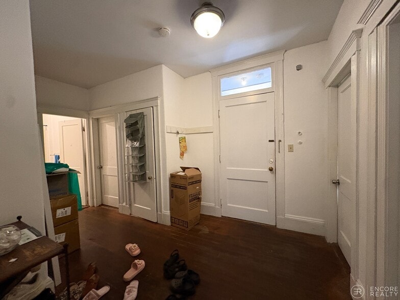Building Photo - 39 Strathmore Rd