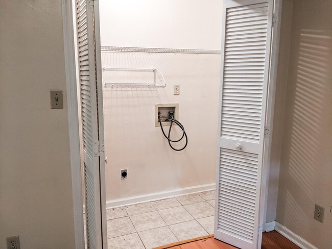 Building Photo - 104 S Whetherbine Way