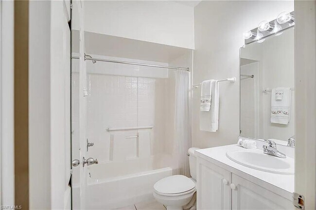 Building Photo - 14801 Park Lake Dr