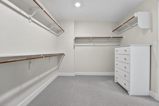 Building Photo - 6312 Empresa Dr