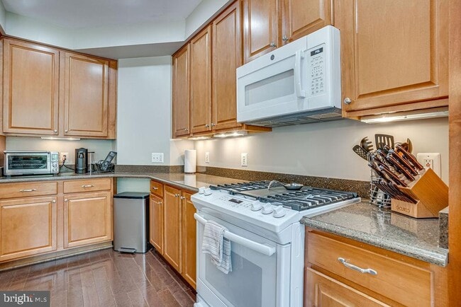 Building Photo - 5736 Governors Pond Cir